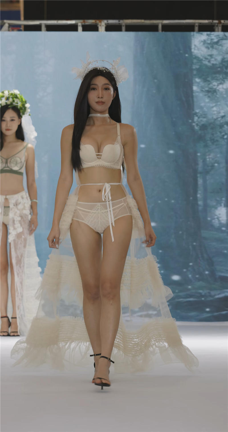 2024广东商场速塑品牌模特内衣秀Part1